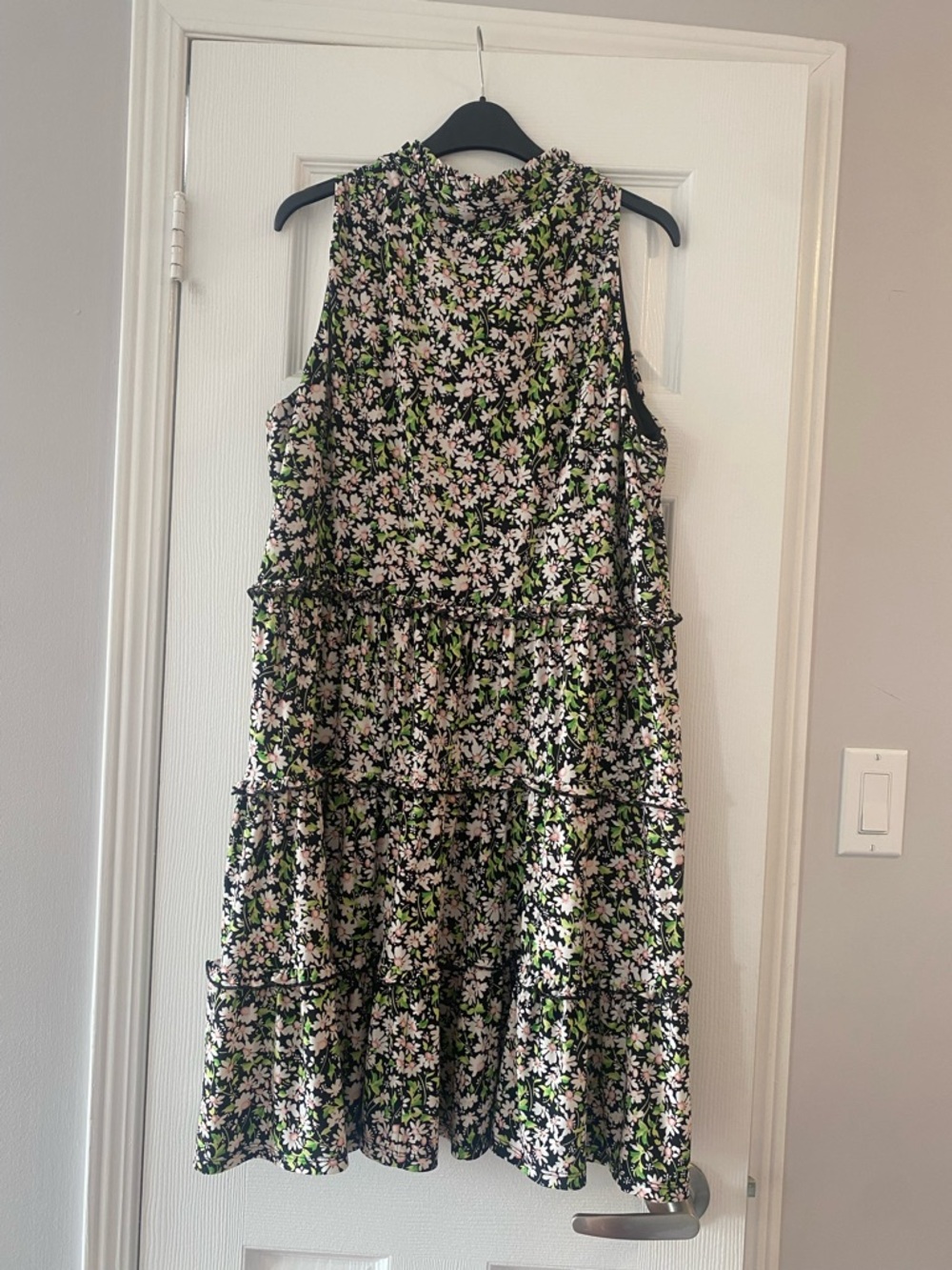 Tommy Hilfiger Sleeveless Black Floral Tiered Dress - Picture 4 of 6